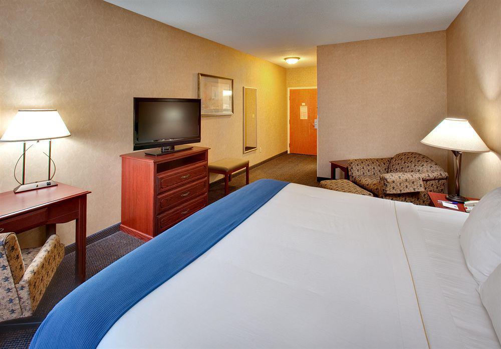 Holiday Inn Express Jamestown By Ihg Quarto foto